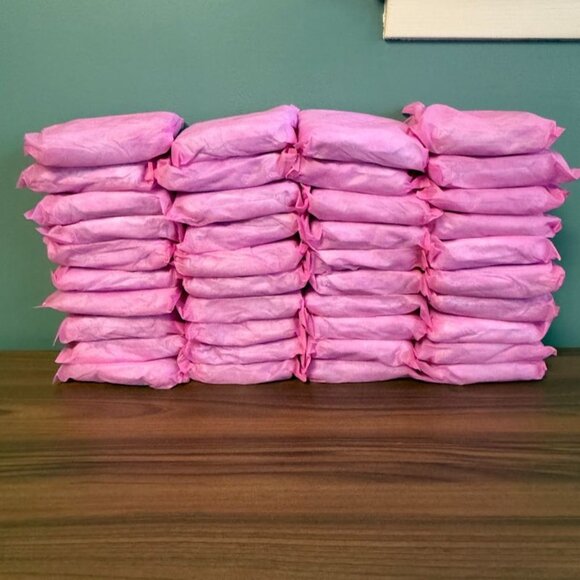 Poise Ultimate Long 6 Drop Incontinence Pads 40 Count Loose - Picture 3 of 5